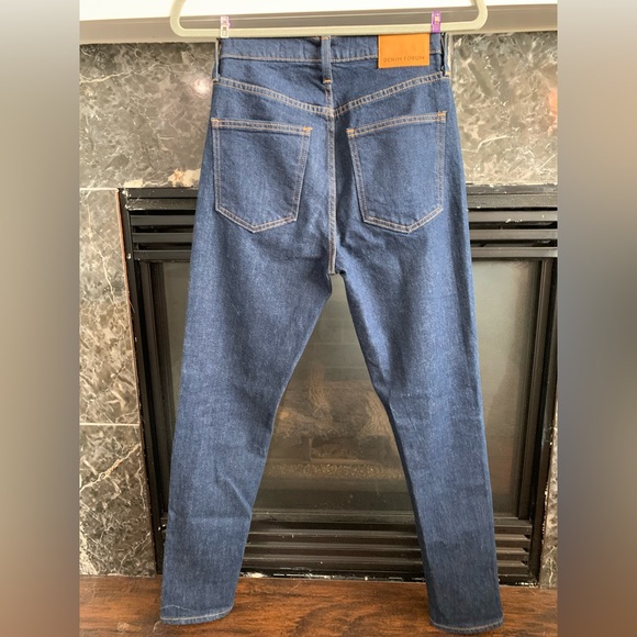Aritzia Denim Forum “The Yoko High Rise Slim” Jeans, size 25 - Picture 2 of 5